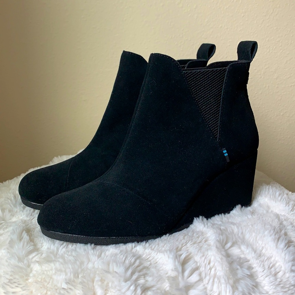 BNWOT Toms Wedges in Black
